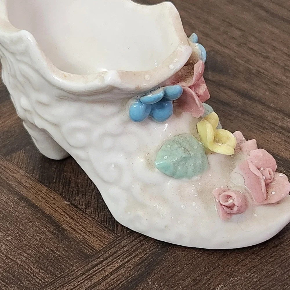 Vintage Collectible Porcelain white‎ floral shoe Mini